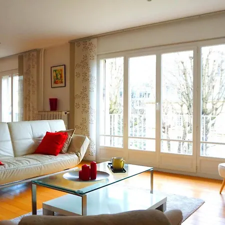 Avenue Bugeaud - 16 Apartment