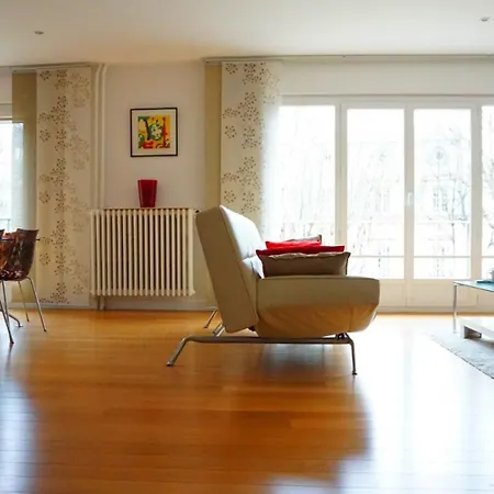 Avenue Bugeaud - 16 Appartement *